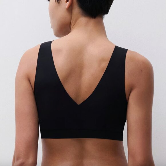 Chantelle SoftStretch Padded V-Neck Bra in Black Size Medium / Large - Picture 3 of 6